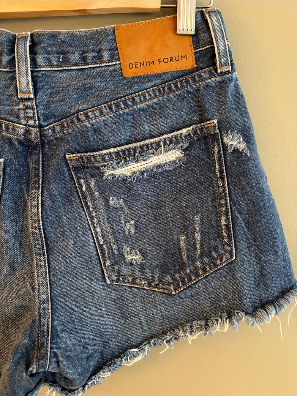 Denim Forum The Ex Boyfriend Short size 26 - Picture 9 of 12